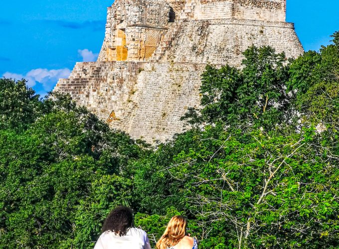 La magia de Uxmal: un viaje arqueológico, gastronómico, artístico y natural