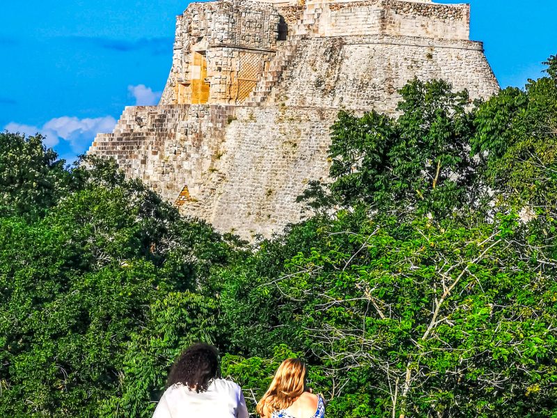 La magia de Uxmal: un viaje arqueológico, gastronómico, artístico y natural